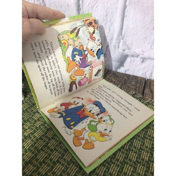 1979 Walt Disney’s Donald Duck and the Super Sticky Secret Collectible Book - Picture 7 of 11